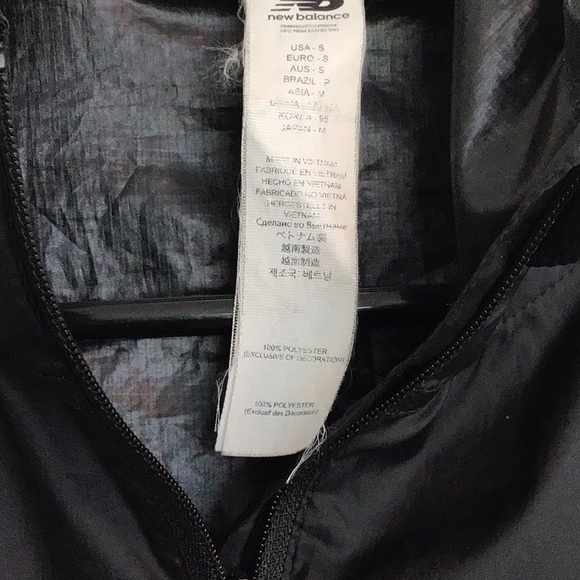 Men's New Balance Running Jacket - Picture 3 of 3